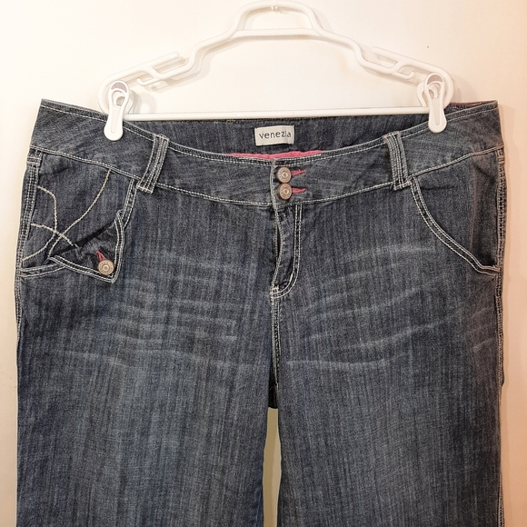 Venezia Plus Stretch Denim Capris - Picture 3 of 12